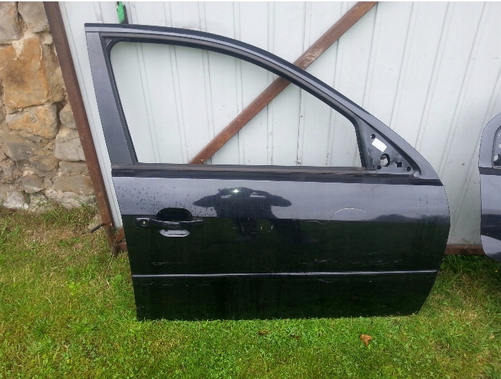 фото №1, Ford mondeo mk3 - дверь правый перед - g0