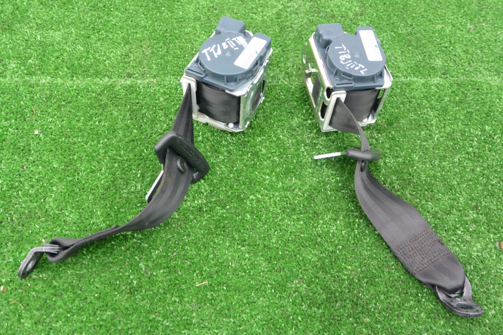 фото №1, Pas безопасности задняя левый правый audi tt 8j kpl