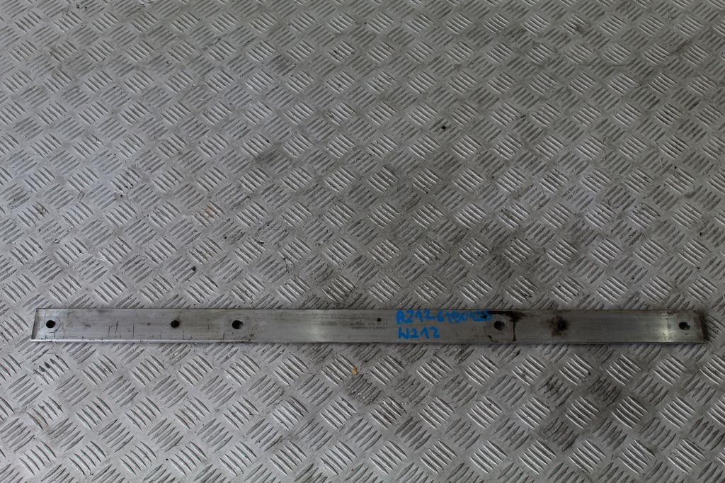 Купить Балка зона алюминиевая e-klasa w212 a2125190125