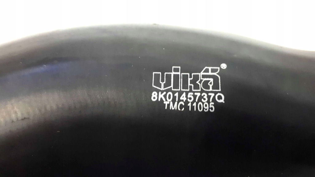 Шланг труба пабтрубок  воздуха audi a4 b8 a5 8k0145737q Оригинал