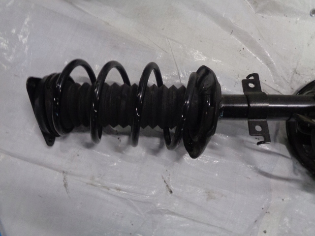 фото №8, Kadjar 1.5 амортизационная стойка поворотный кулак амортизатор правый