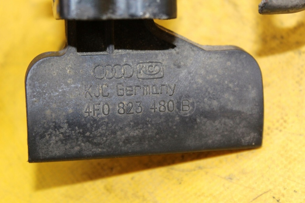 Засов замок капот audi a6 c5 2.4 b 4f0823480b Оригинал
