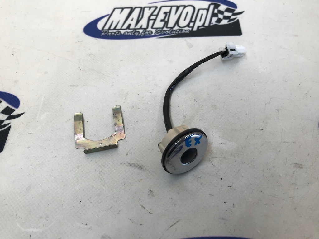 фото №1, Lancer evo 10 x выключатель кнопка крышки