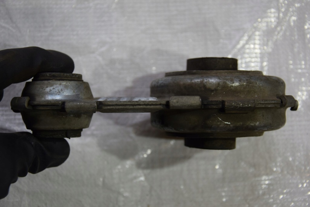 фото №3, Renault megane iii 1.9d подушка кронштейн двигателя