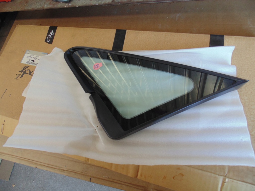 фото №1, Стекло треугольник левая honda odyssey 95-97 rok