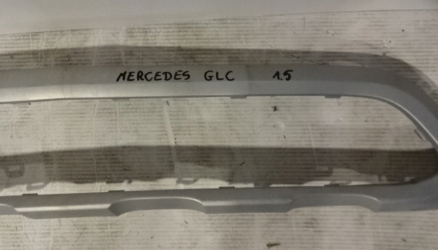 Решётка бампера перед mercedes glc Цена