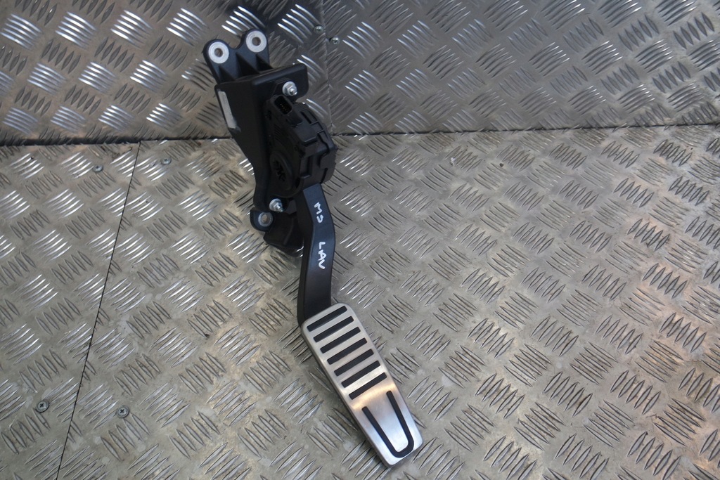фото №1, Педаль газу maserati levante 6700372470 1