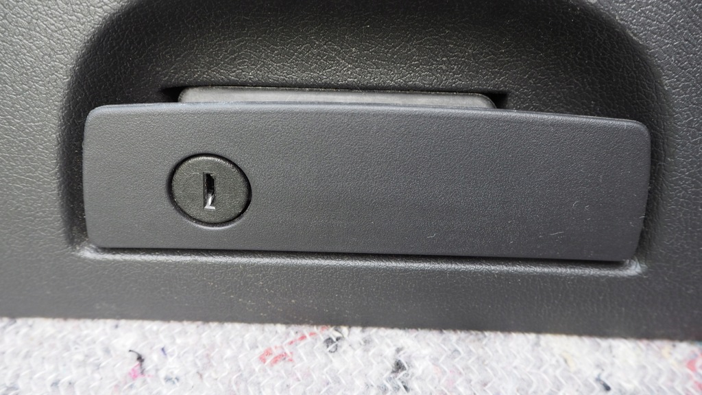 фото №5, Бардачок пассажира dodge challenger