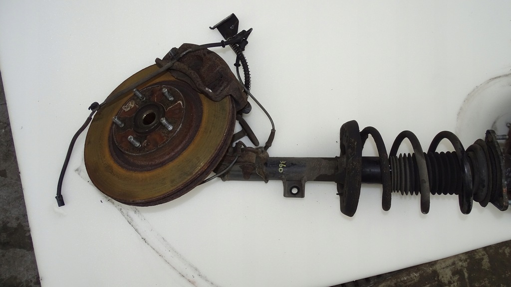 фото №1, Поворотный кулак амортизационная стойка правый перед hyundai i40 1.7 cr