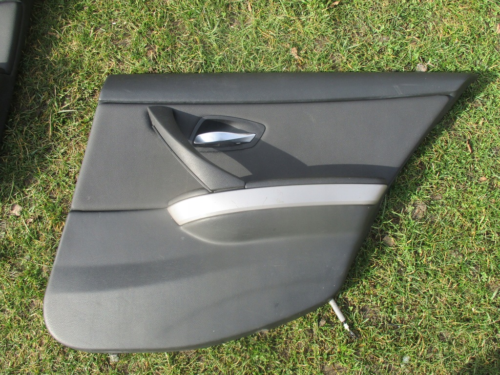 фото №1, Обшивка дверь правый задняя - bmw seria 3 e90 e91 кожа
