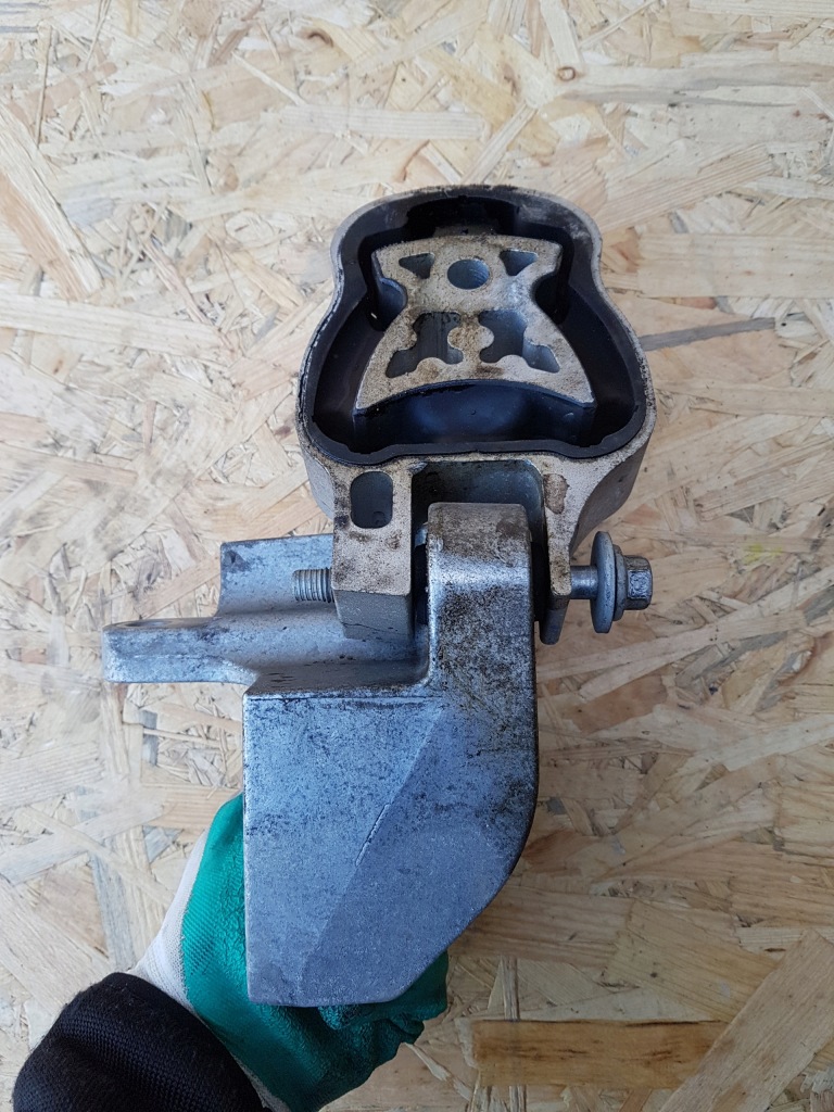 фото №3, Ford kuga mk2 подушка кронштейн ds73-6p082-dd