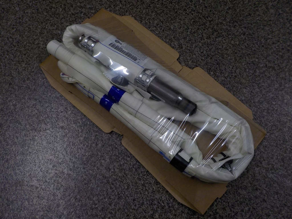 фото №1, Шторка безопасности воздушная правая golf v plus 2005-2014