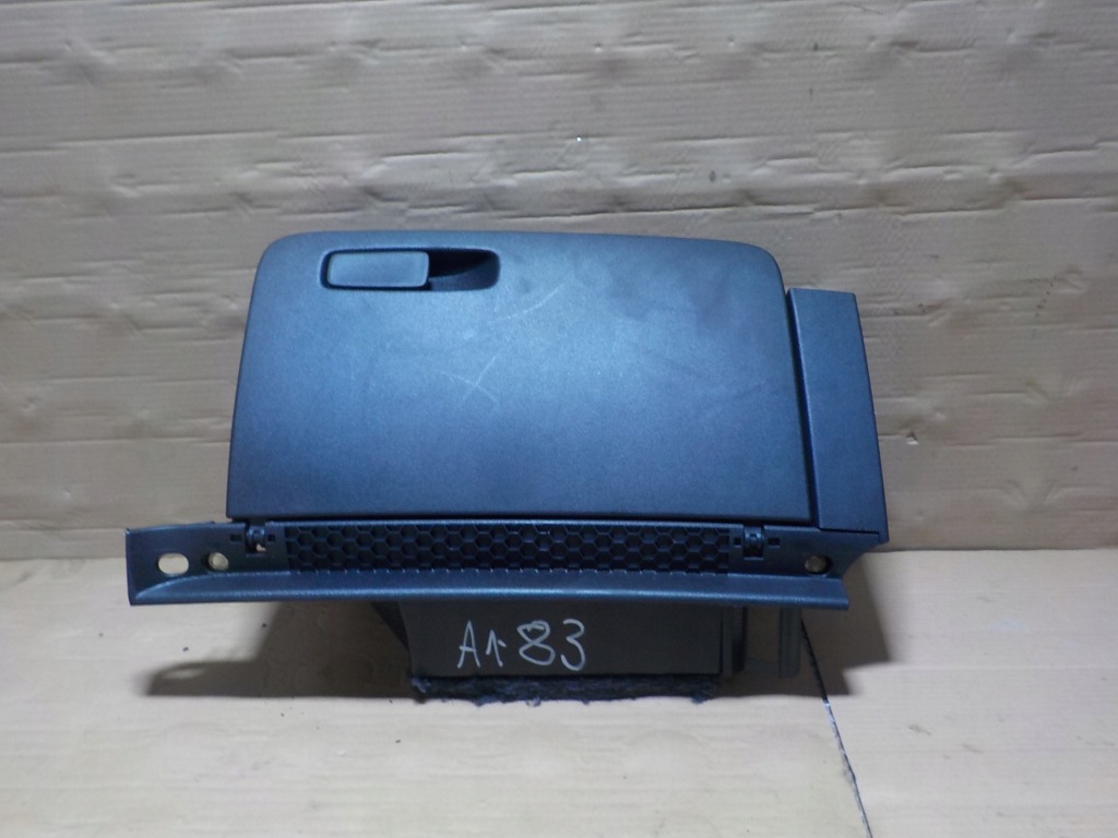 фото №1, Audi a1 бардачок пасажира 8x1857035