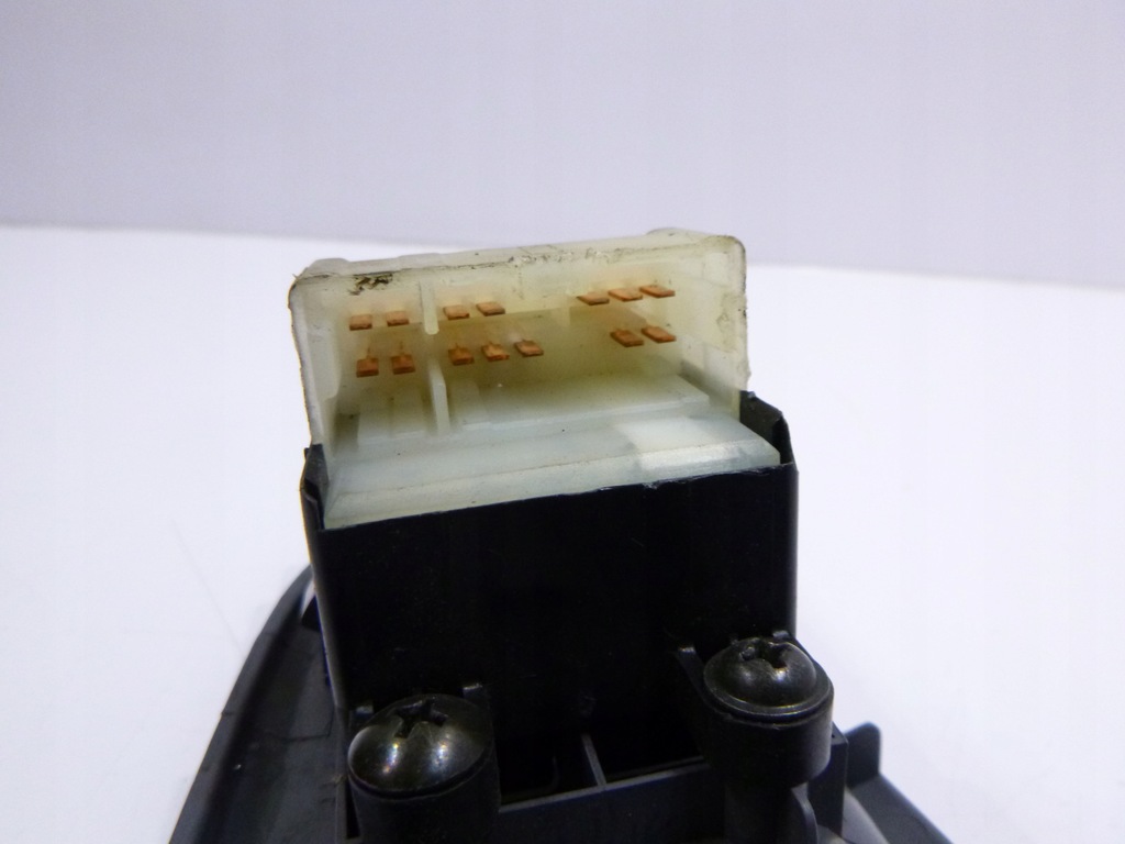 фото №7, Переключатель окон стекло левый перед nissan almera n16 2000-