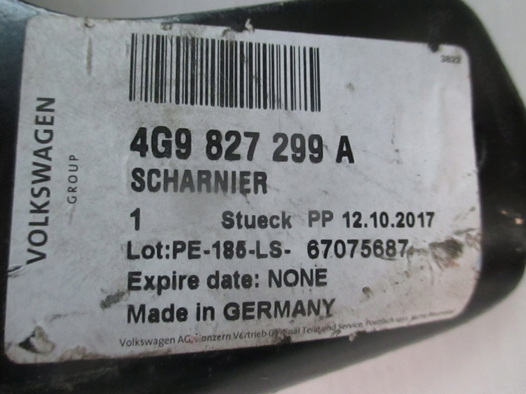 фото №4, Audi a6 c7 петля крышки задняя 4g9827299a