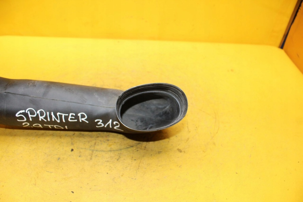 Труба пабтрубок  воздуха sprinter 312 2.9tdi a0000949008 в Украине