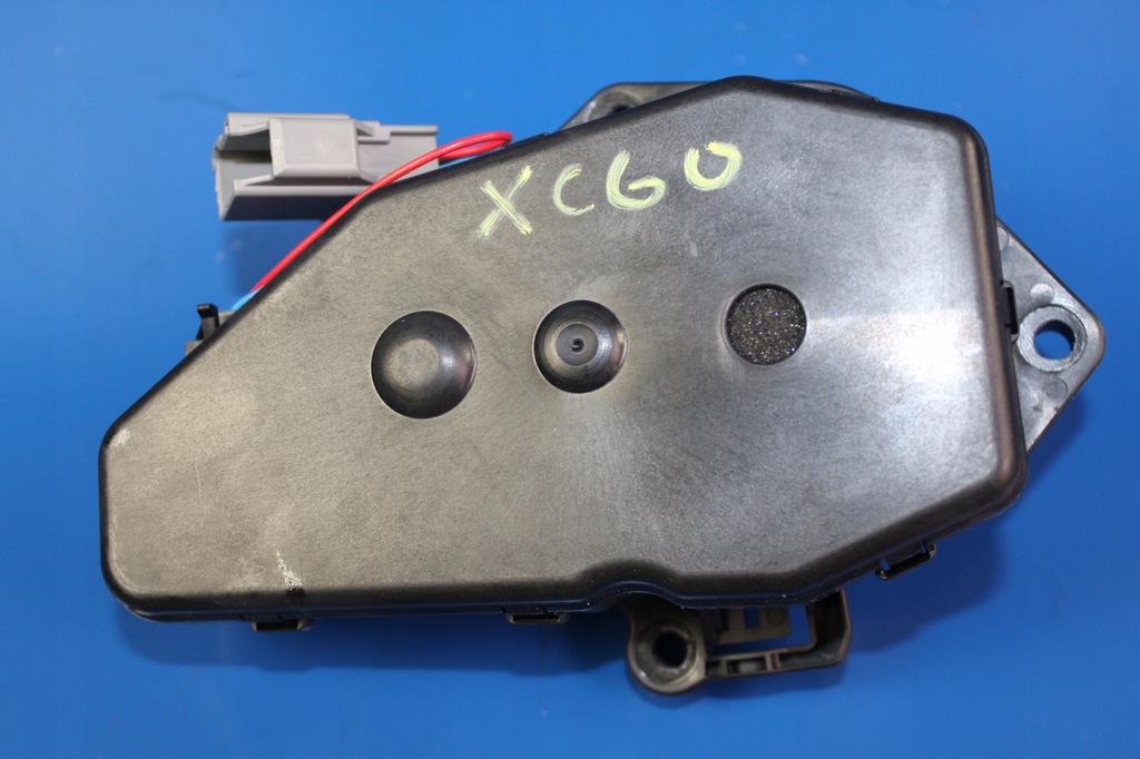 фото №1, Volvo xc60 i доводчик крышки багажника привод