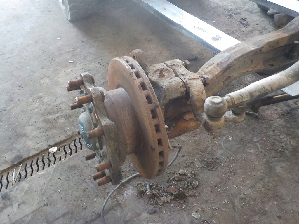 фото №5, Actros 1840 10 шпилька балка подвеска перед