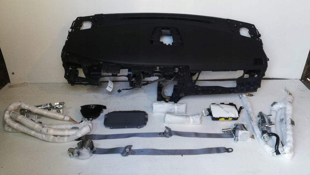 фото №1, Toyota sienna приборная панель консоль подушка безопасности подушки безопасности ремни