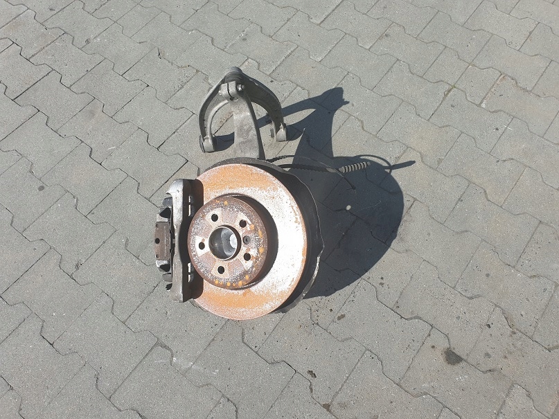 фото №1, Bmw f10 поворотний кулак ступиця правий перед x-drive 2.0d