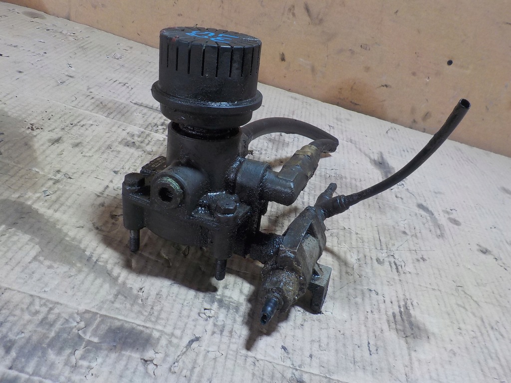 фото №1, Клапан релейний volvo fh-12 2000