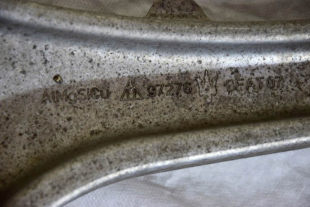 фото №9, Ghibli поворотный кулак рычаг амортизатор диск ступица