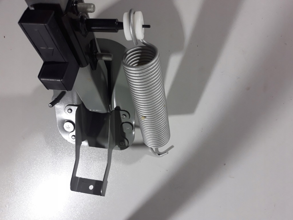 фото №13, Jaguar xf x260 16r петля крышки багажника левый задняя gx73-42701-ad