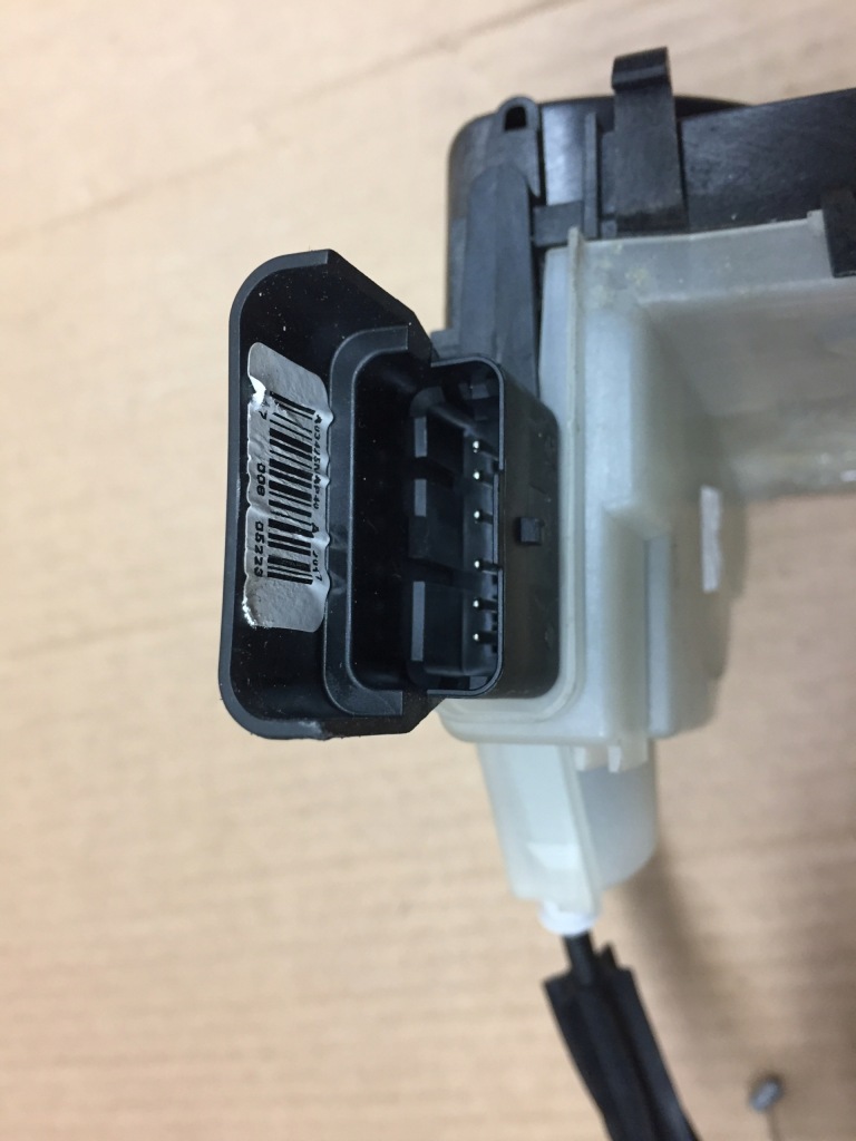 фото №2, Citroen ds7 замок дверь правый перед 6pin