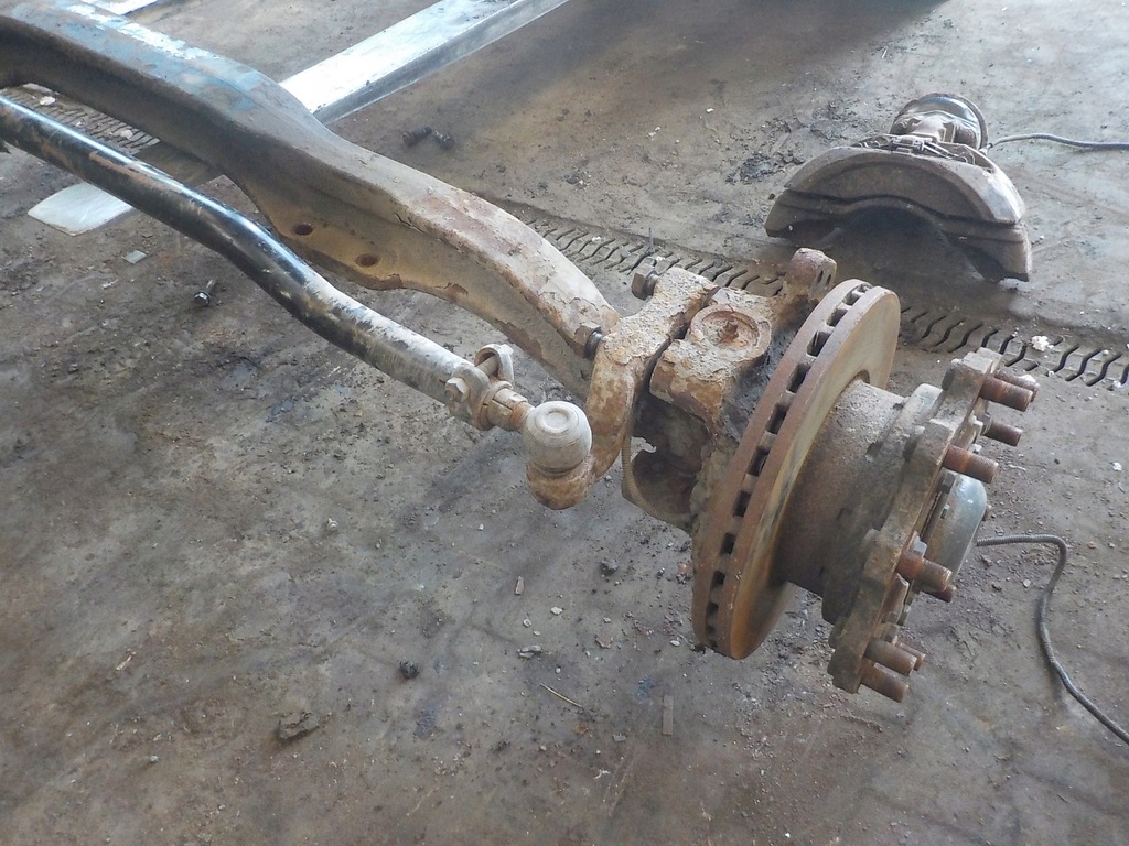 фото №6, Actros 1840 10 шпилька балка подвеска перед