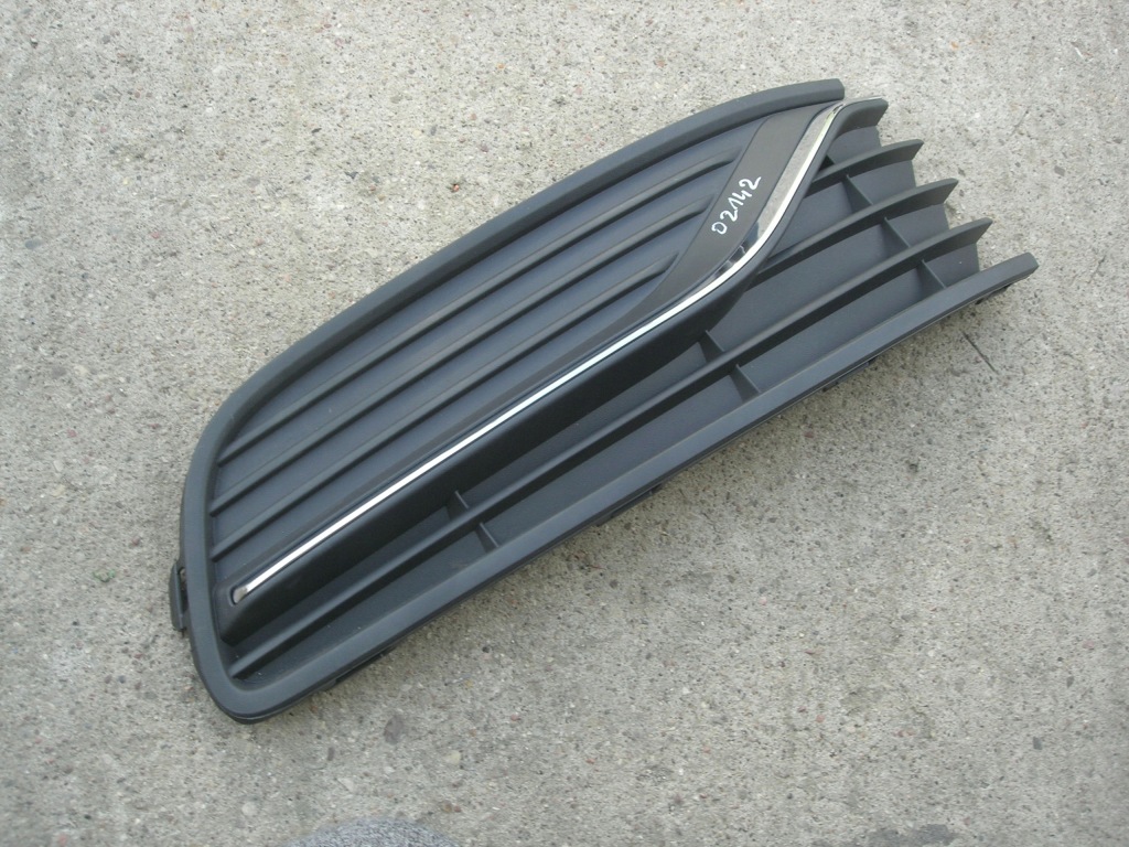 фото №1, Решётка бампера r vw polo 6c0853666c nowa w-wa