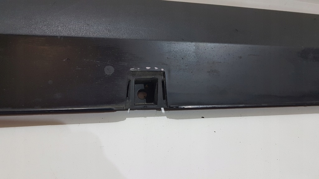 Порог молдинг порог правый  tesla s 12- 6005875-00 Доставка