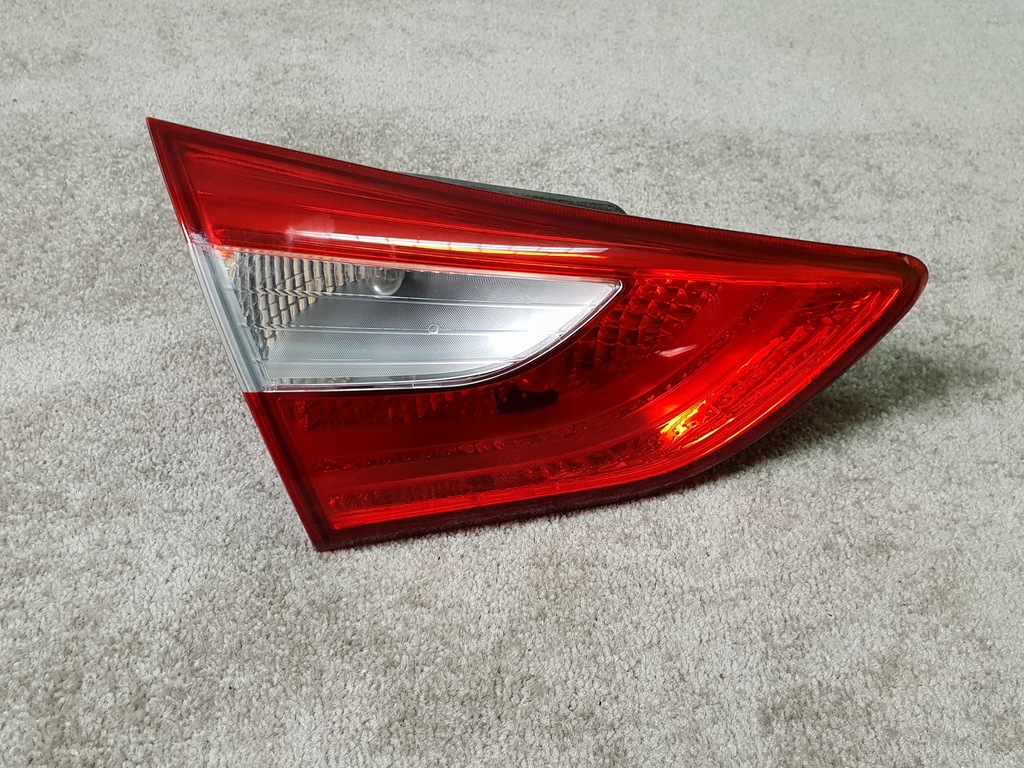 фото №1, Hyundai i30 12- лампа левая крышка багажника оригинал