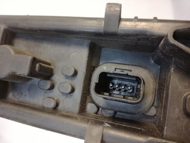 фото №4, Peugeot 5008 вкладыш лампы задняя задний правый