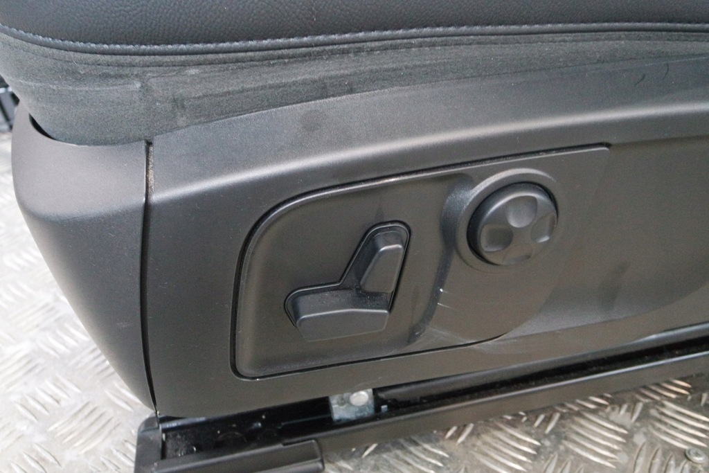 фото №8, Сидіння шкіра заднє сидіння обшивки maserati levante f151