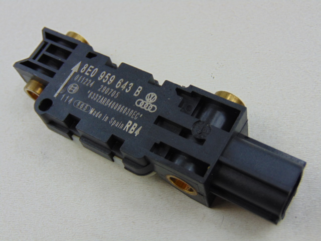 фото №13, Датчик удара audi a4 b7 04-09r. 8e0959643b
