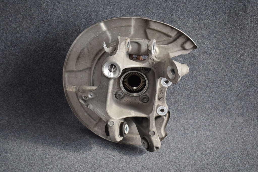 фото №1, Поворотный кулак ступица левая задняя bmw 7 g11 g12