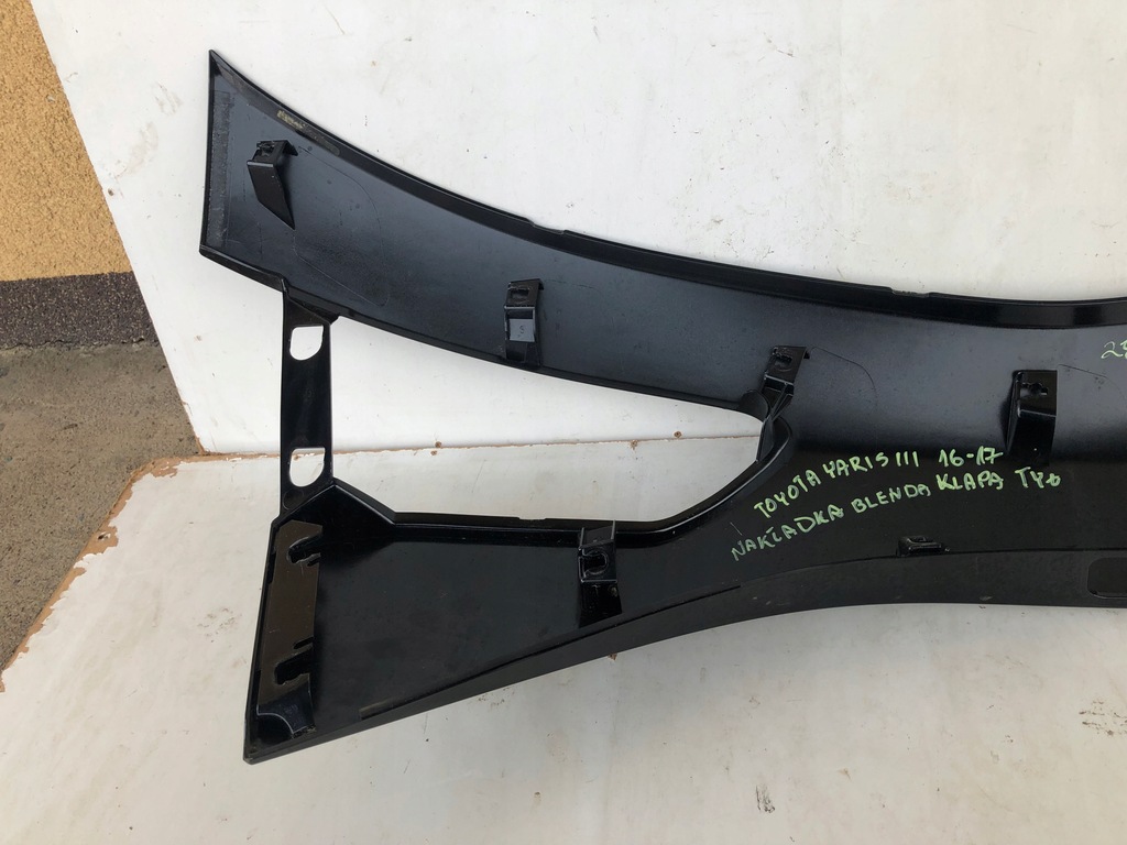 фото №4, Toyota yaris iii накладка задня