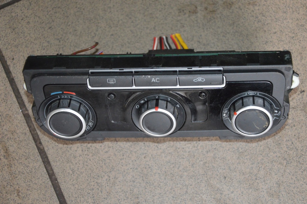 фото №1, Vw golf vi панель обдув 3c8907336ab