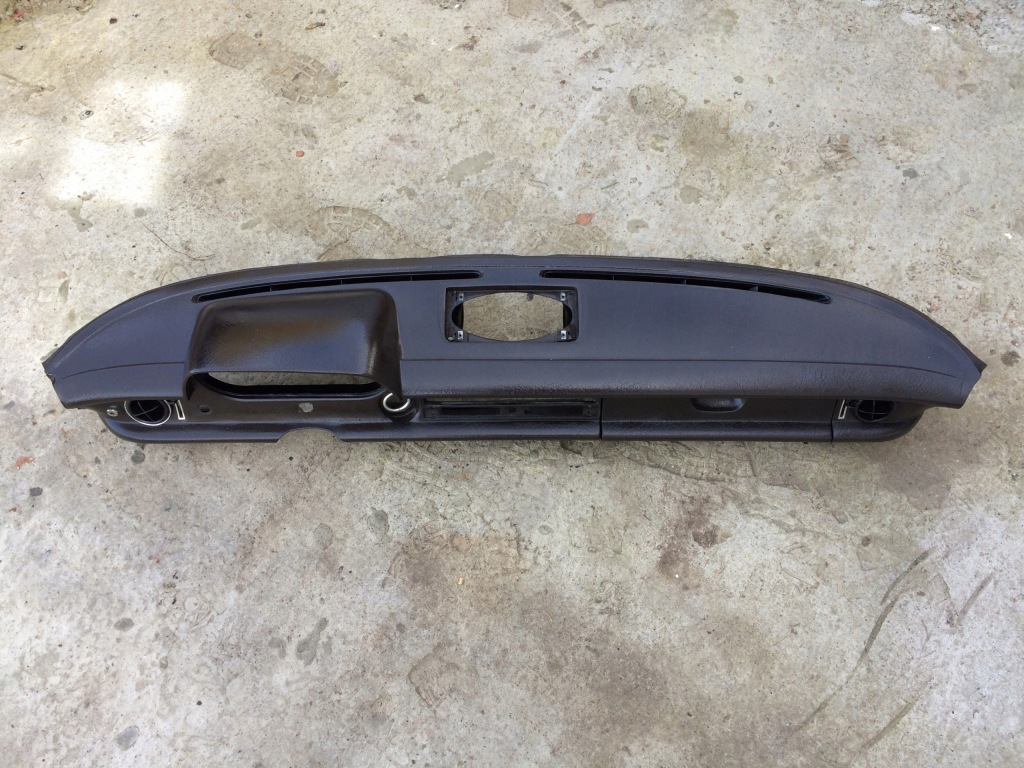 Коричневая приборная панель приборная mercedes w114 w115. benz с Разборки