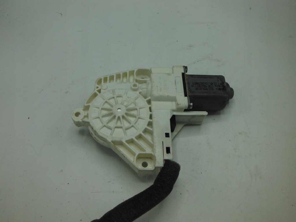 фото №7, Моторчик стекло skoda оригинальный номер 5l0959811a