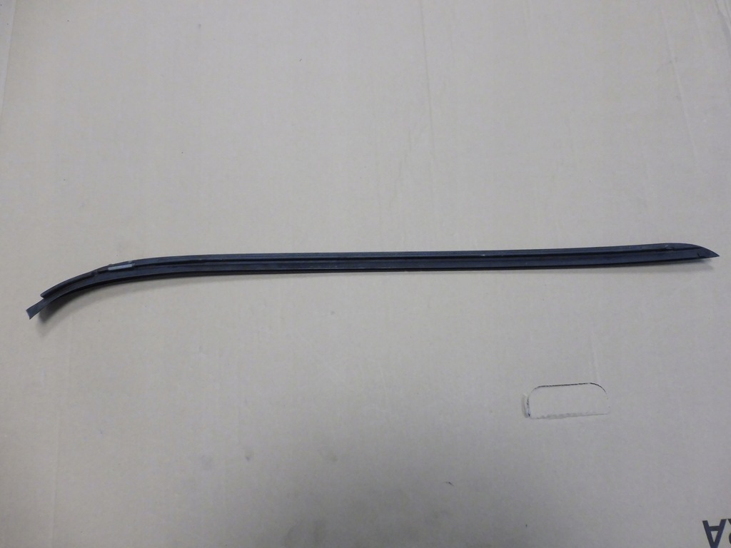 фото №4, Bmw e90 e91 молдинг стекло перед левая czarna