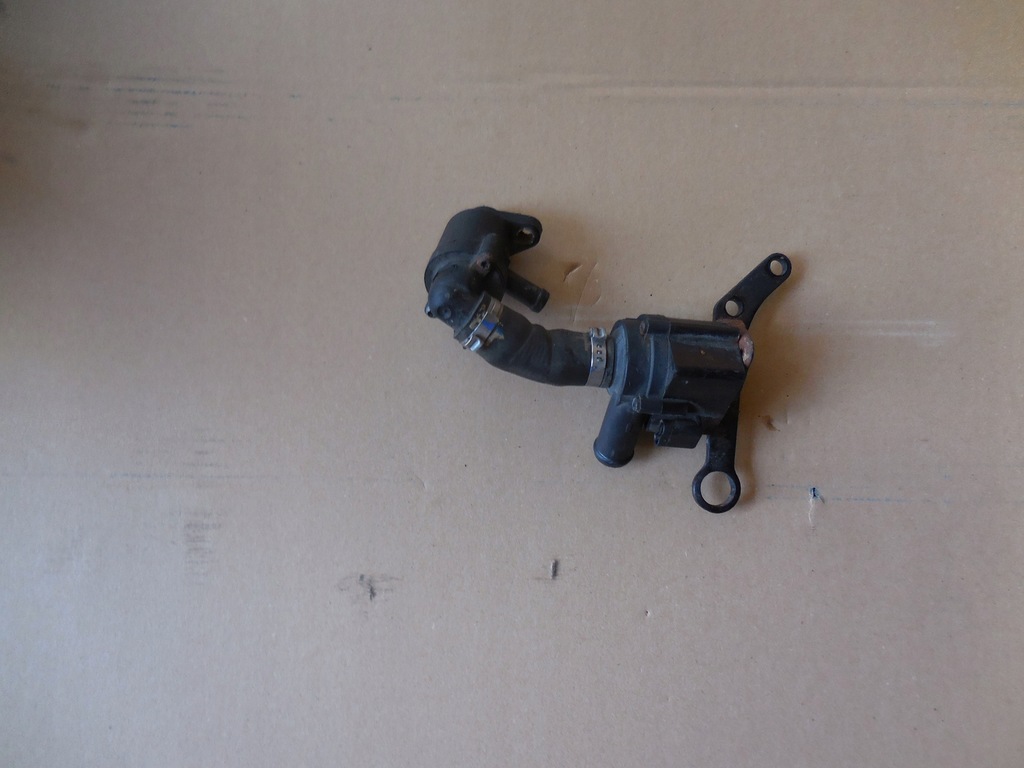 фото №1, Vw audi насос wody 059121012a