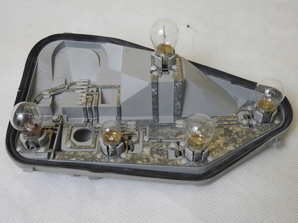 фото №7, Вкладиш лампи лампочка правий задня fiat palio 97-01