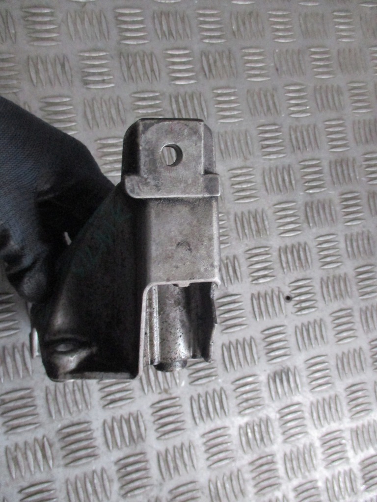 фото №8, Кронштейн двигуна ліва audi a4 b6 2.0 b 8e0199307a
