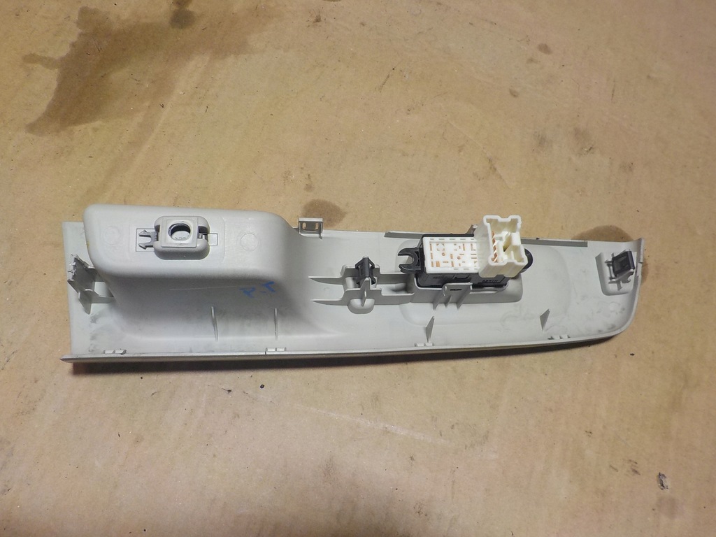 фото №5, Impreza iii gh 2.0 08r переключатель стекло правый задняя