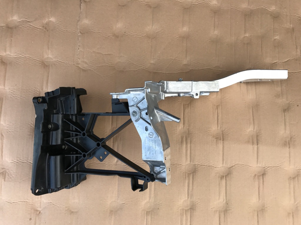 фото №1, Pas передній панель фари лівий mercedes glc w253