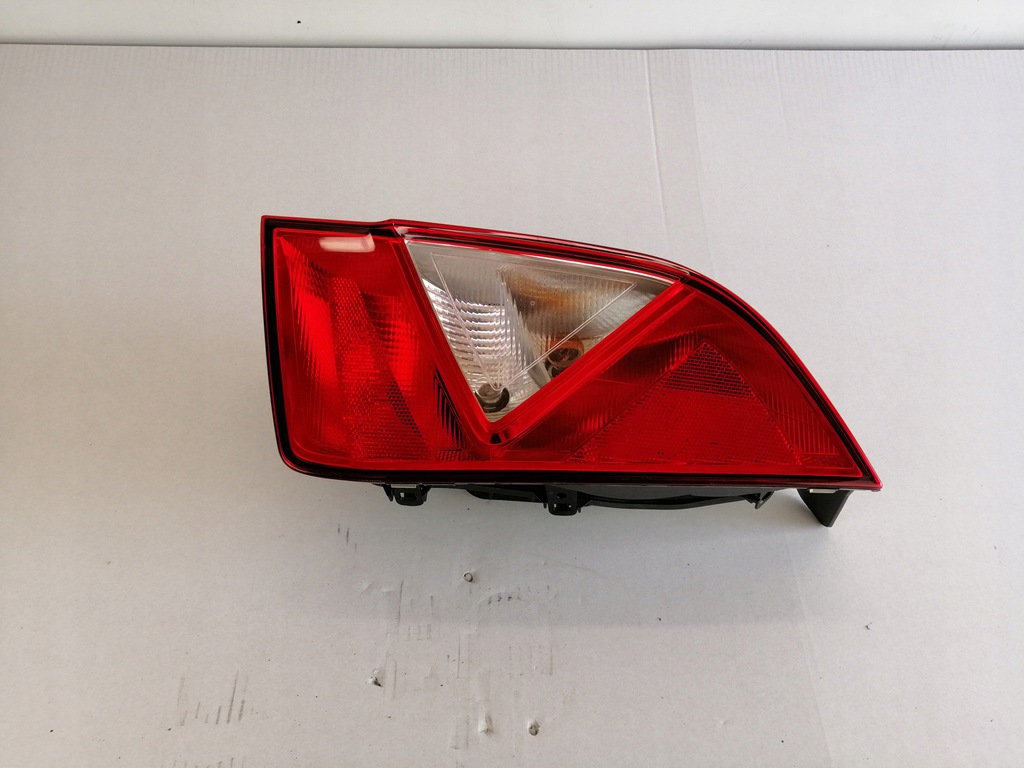 фото №1, Skoda citigo лампа задня права