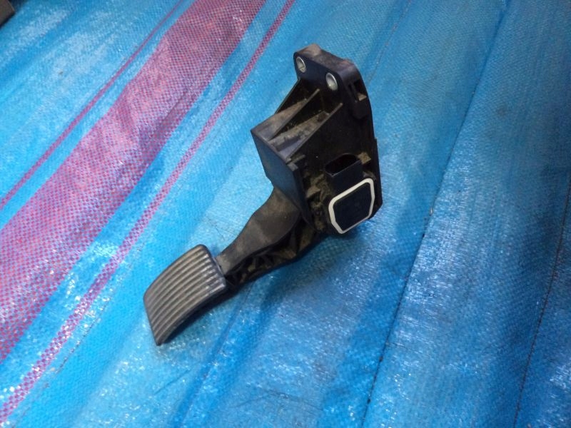 фото №1, Педаль газа mercedes atego