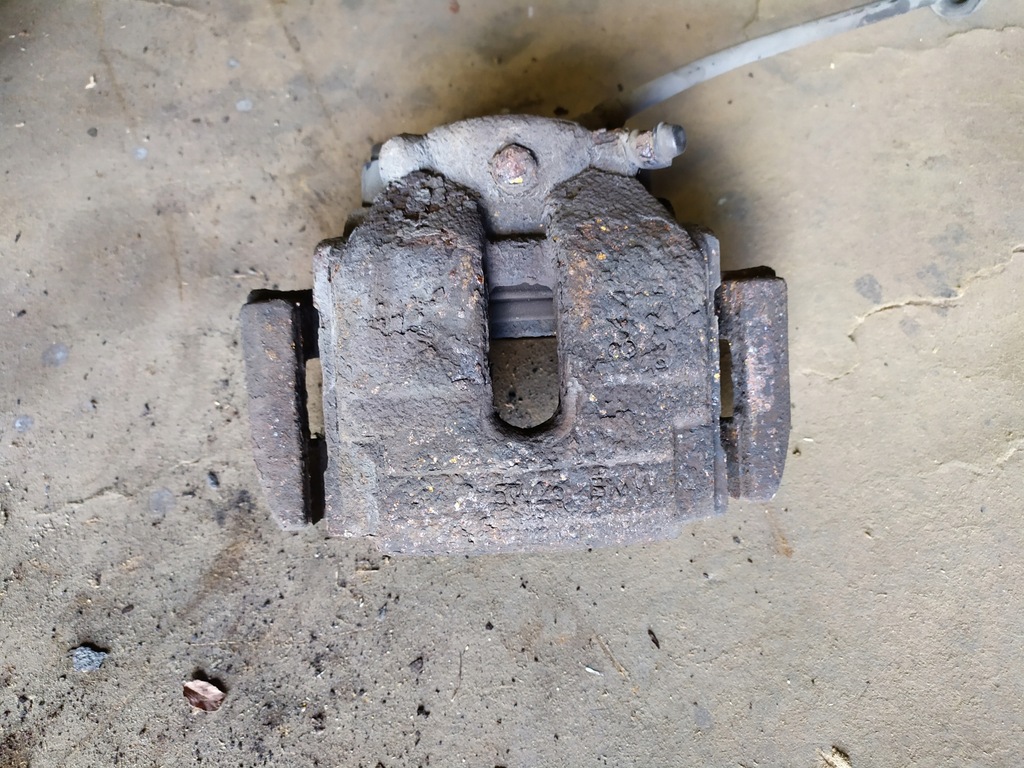 фото №4, Bmw x3 e83 суппорт тормозной правый левый перед