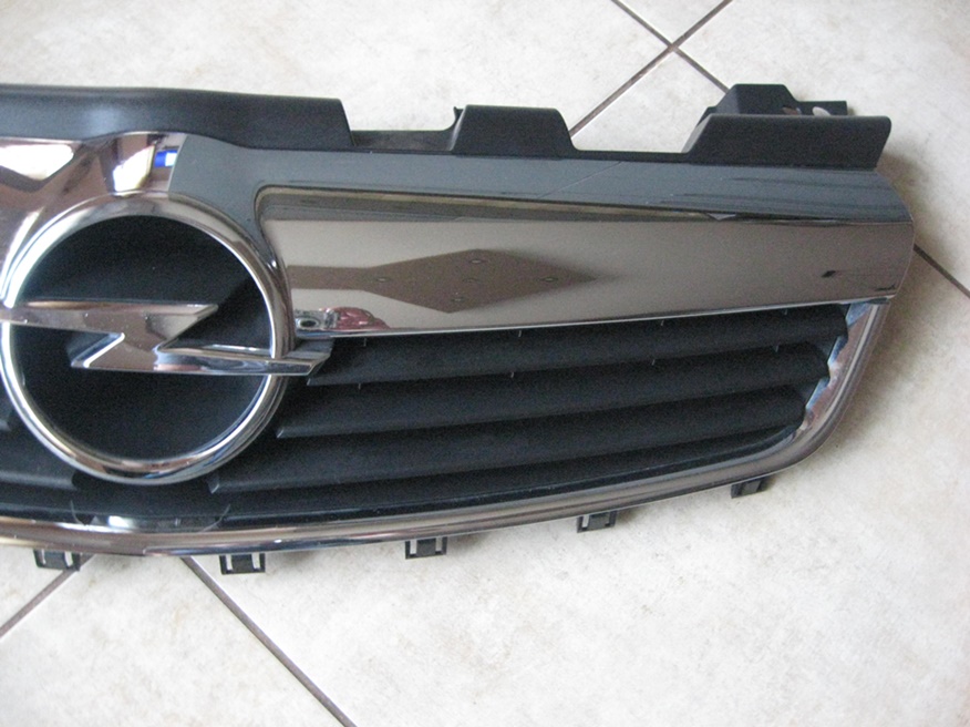 фото №3, Решітка радіатора --- решітка радіатора --- opel zafira b